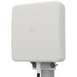 Die WMM8G-7-38 2x2 MIMO 4G/5G Richtantenne von Panorama Antennas auf einem Mast